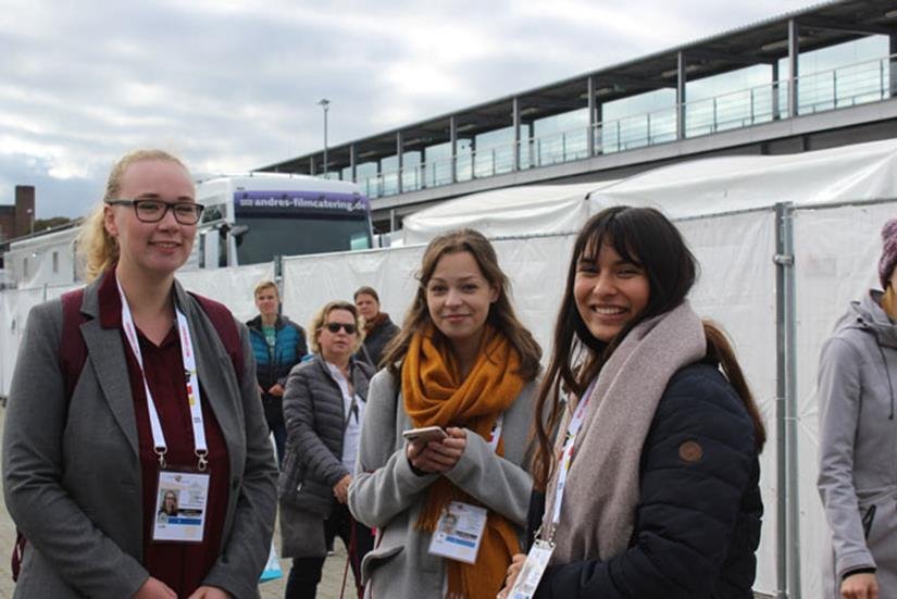 Weber-Schüler erleben den Ministerpräsidenten in Kiel hautnah - Eutin am Mittwoch - der-reporter